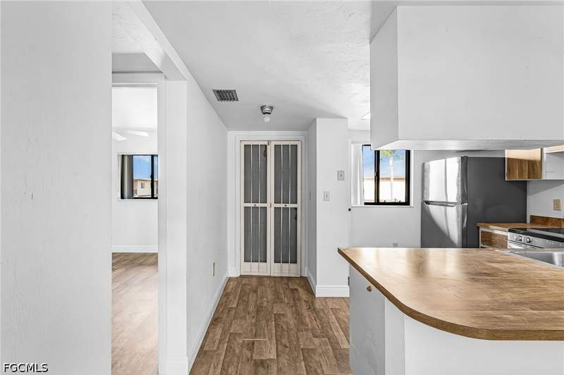 2 bedroom Condominium at 4790 S Cleveland Ave 908, Pinewood South Condo, Fort Myers — photo 3