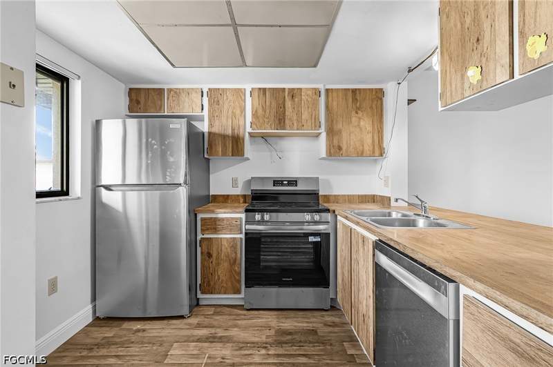 2 bedroom Condominium at 4790 S Cleveland Ave 908, Pinewood South Condo, Fort Myers — photo 4