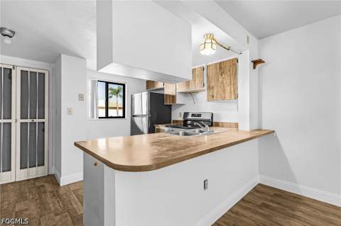 4790 S Cleveland Ave 908, Fort Myers FL - photo 7 of 22