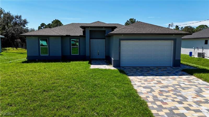3 bedroom SingleFamilyResidence at 2617 44th St W, Lehigh Acres, Lehigh Acres — photo 2