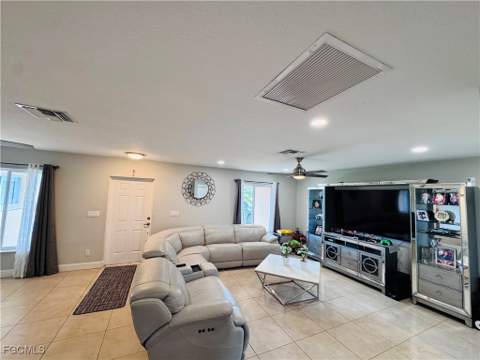 141 SW 48th Ter, Cape Coral FL - photo 9 of 39