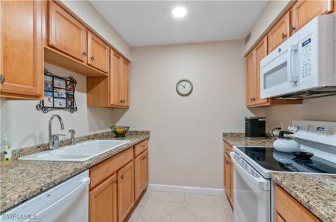 534 12th AVE S 534, Naples FL - photo 10 of 30