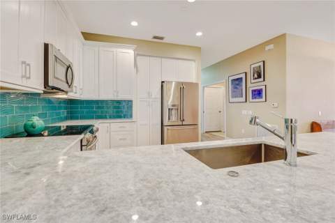 10037 Heather Ln 403, Naples FL - photo 13 of 24