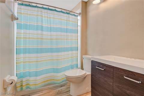 10037 Heather Ln 403, Naples FL - photo 17 of 24