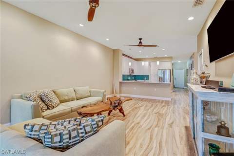 10037 Heather Ln 403, Naples FL - photo 7 of 24