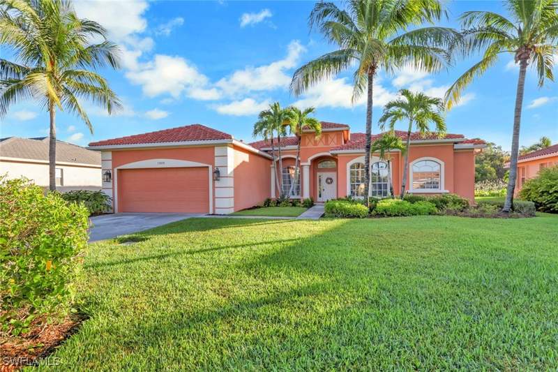 4 bedroom SingleFamilyResidence at 13030 Moody River Pkwy, Moody River Estates, North Fort Myers — photo 2