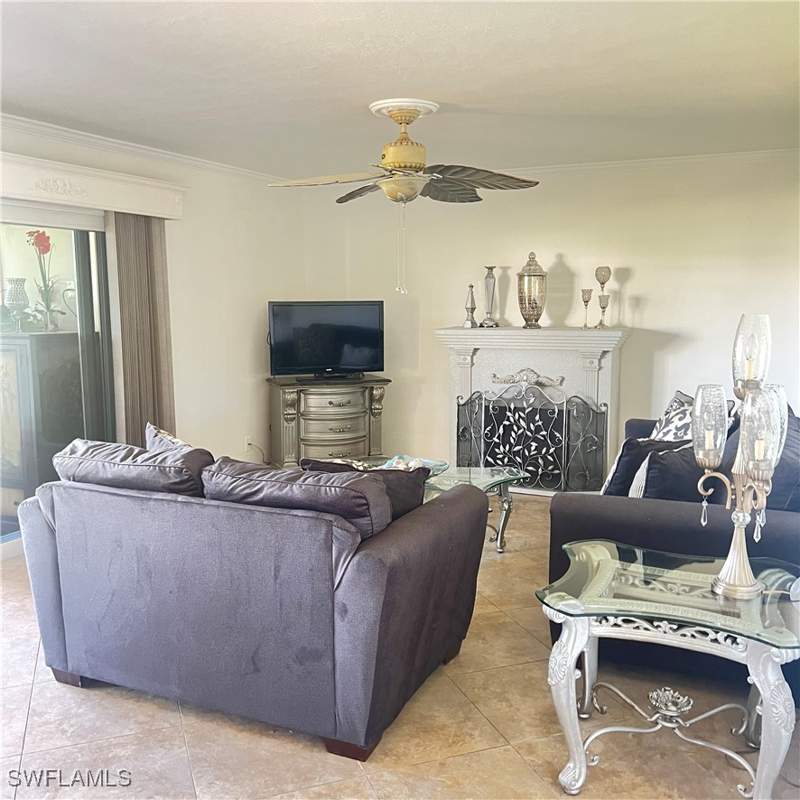 2 bedroom Condominium at 197 Harrison Rd 3, Glades Country Club, Naples — photo 4
