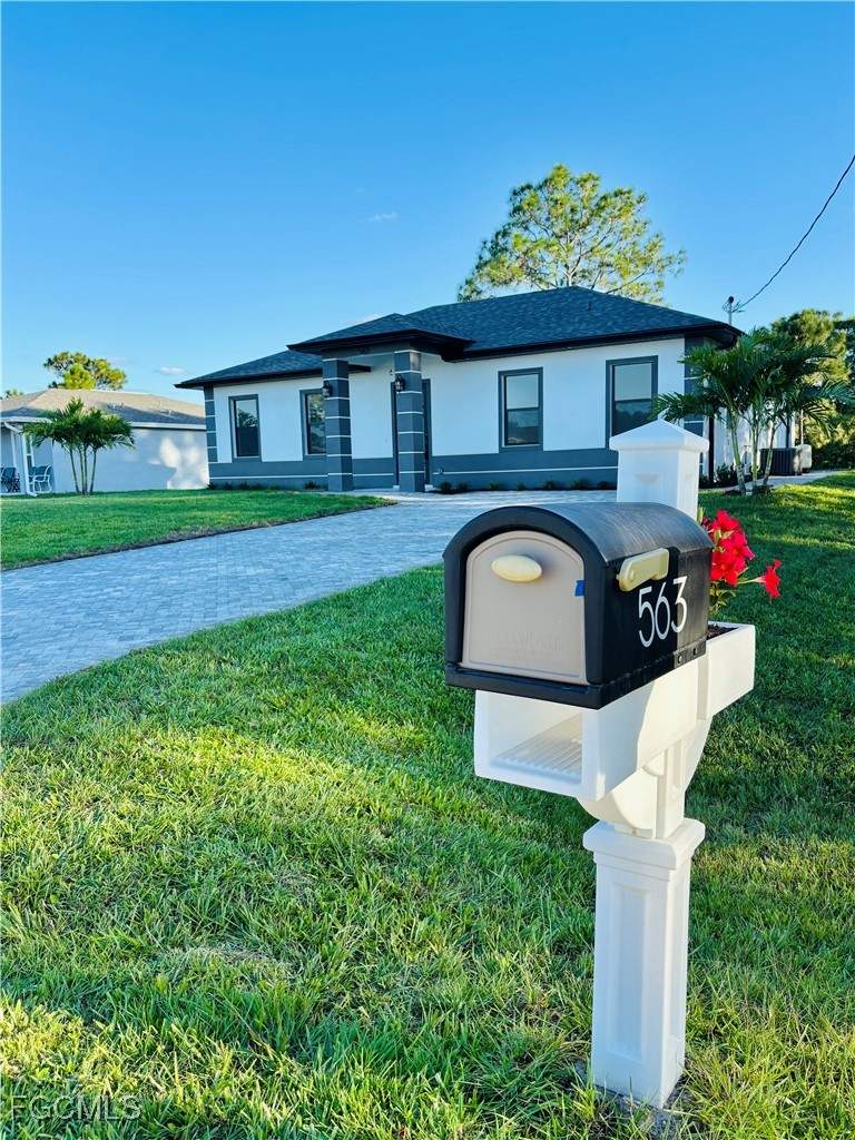 4 bedroom SingleFamilyResidence at 563 Oakshire Ln, Lehigh Acres, Lehigh Acres — photo 2