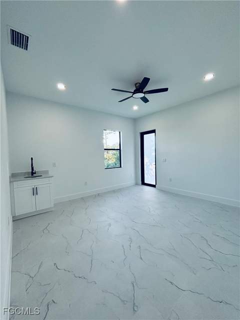 563 Oakshire Ln, Lehigh Acres FL - photo 23 of 35