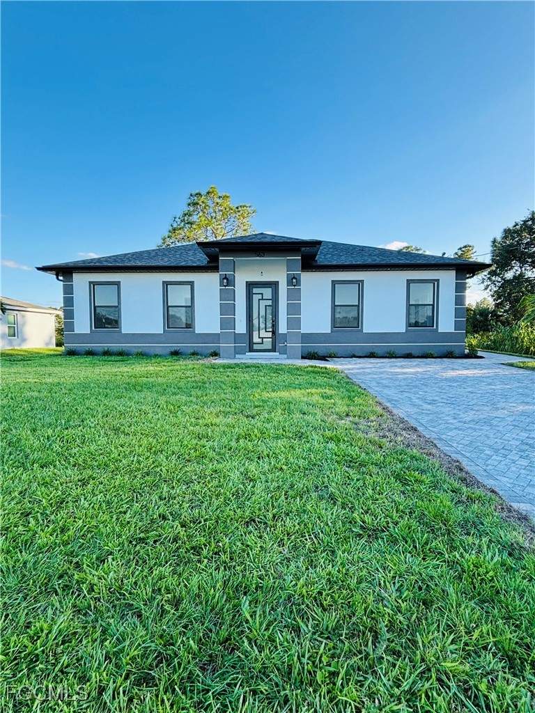 4 bedroom SingleFamilyResidence at 563 Oakshire Ln, Lehigh Acres, Lehigh Acres — photo 3
