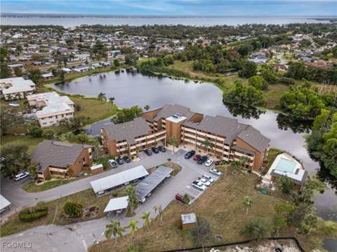 2067 W Lakeview Blvd 8, North Fort Myers FL - photo 24 of 25
