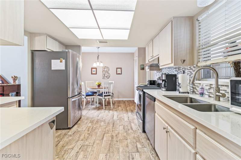 2 bedroom Attached at 5549 Boynton Ln, Whiskey Creek Village Green, Fort Myers — photo 4