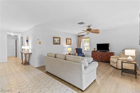 5549 Boynton Ln, Fort Myers FL - photo 9 of 33