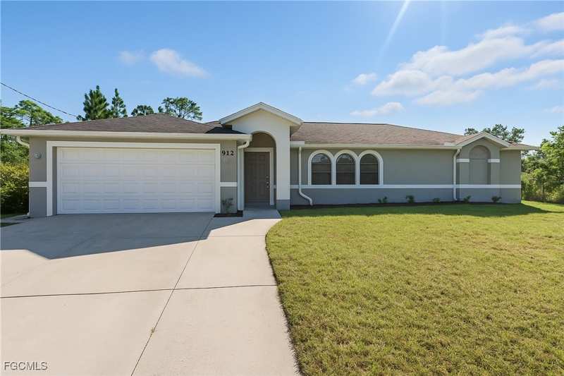 3 bedroom SingleFamilyResidence at 912 Lincoln Ave, Lehigh Acres, Lehigh Acres — photo 1