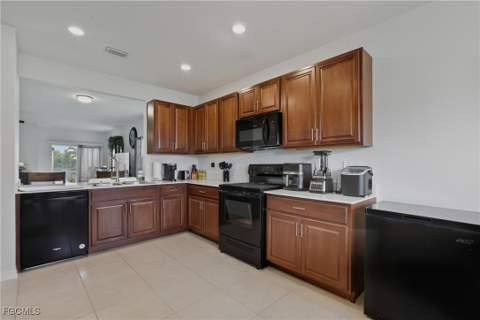 314 SE Van Loon Ter, Cape Coral FL - photo 6 of 32