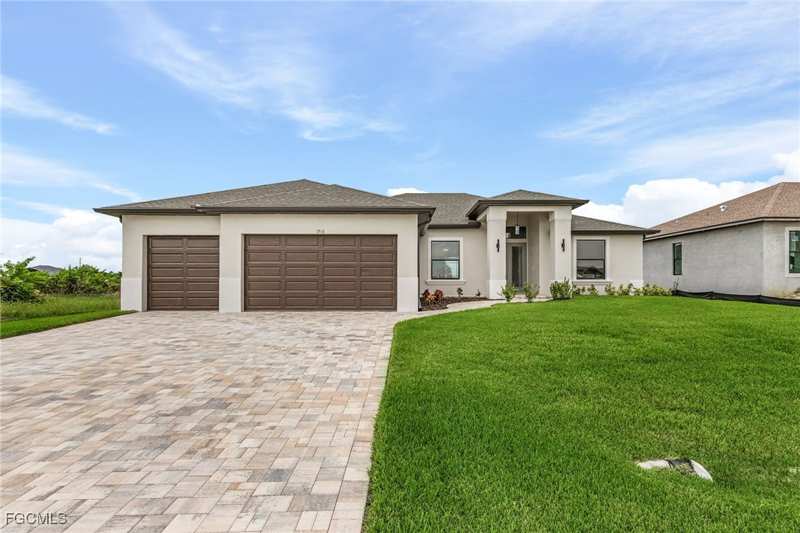 4 bedroom SingleFamilyResidence at 106 SW 33rd Pl, Cape Coral, Cape Coral — photo 1