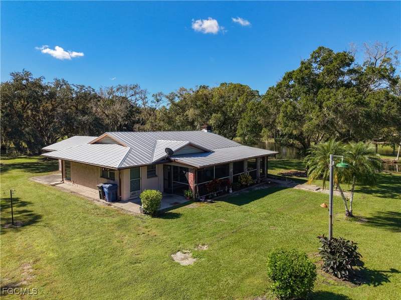 2 bedroom SingleFamilyResidence at 4419 Loblolly Bay Rd, Muse, Labelle — photo 5