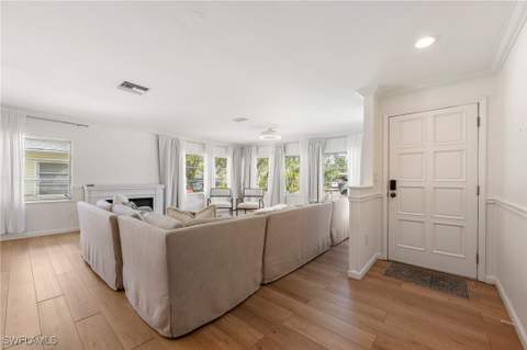 2432 Washington Ave, Naples FL - photo 6 of 24
