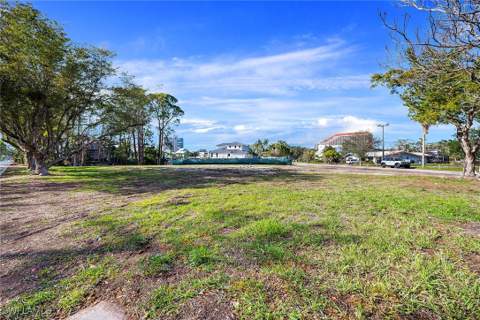 5037 Starfish Ave, Naples FL - photo 7 of 12