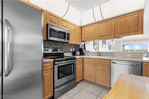 1295 Mainsail Dr 912, Naples FL - photo 14 of 39