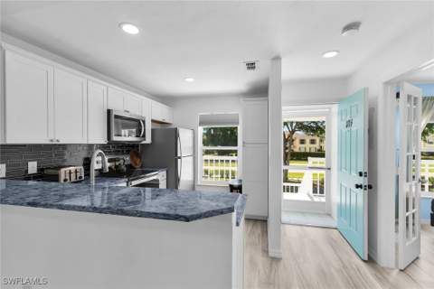 1375 Mainsail Dr 1714, Naples FL - photo 7 of 35