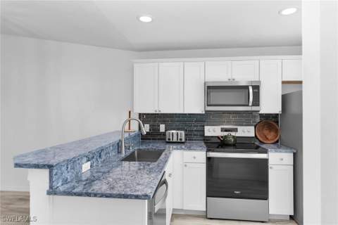 1375 Mainsail Dr 1714, Naples FL - photo 8 of 35