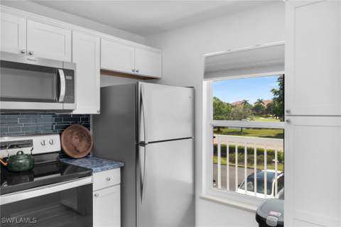 1375 Mainsail Dr 1714, Naples FL - photo 9 of 35