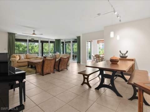 425 Cove Tower Dr 304, Naples FL - photo 12 of 34