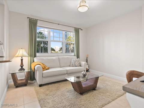 425 Cove Tower Dr 304, Naples FL - photo 15 of 34