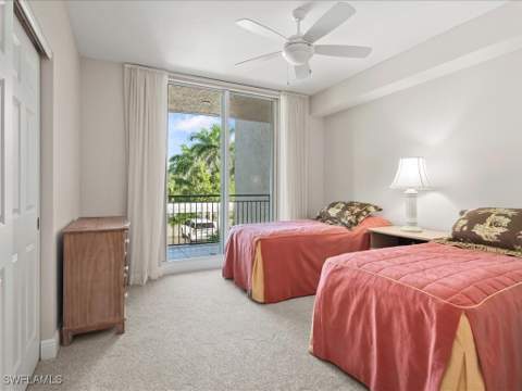 425 Cove Tower Dr 304, Naples FL - photo 22 of 34