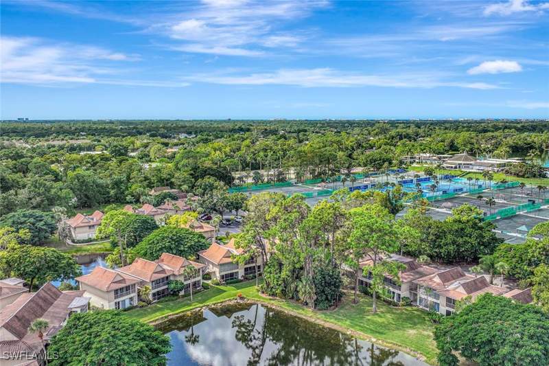 1 bedroom Condominium at 15 Bob O Link Ct 15B, Naples Bath And Tennis Club, Naples — photo 2