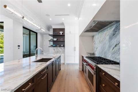285 Central Ave, Naples FL - photo 10 of 39