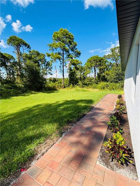 582 Eisenhower Blvd, Lehigh Acres FL - photo 9 of 35