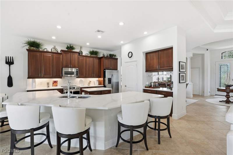 3 bedroom SingleFamilyResidence at 3106 Sagittaria Ln, Country Club, Alva — photo 5
