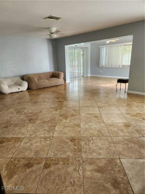 207 SE 47th Ter, Cape Coral FL - photo 10 of 27