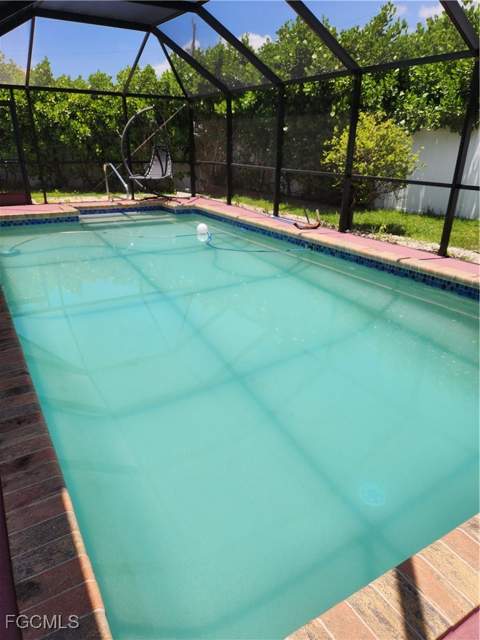 207 SE 47th Ter, Cape Coral FL - photo 18 of 27