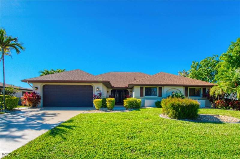 4 bedroom SingleFamilyResidence at 3208 SE 5th Ave, Cape Coral, Cape Coral — photo 2