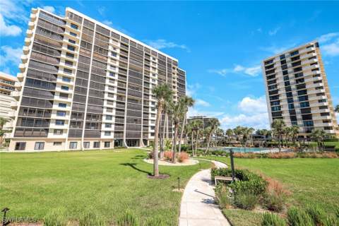 10951 Gulf Shore Dr 1202, Naples FL - photo 15 of 18