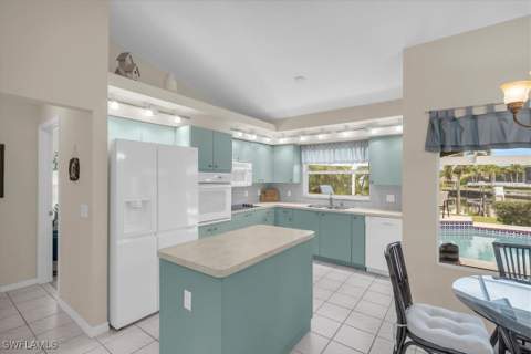 2569 SW 27th Ave, Cape Coral FL - photo 12 of 40