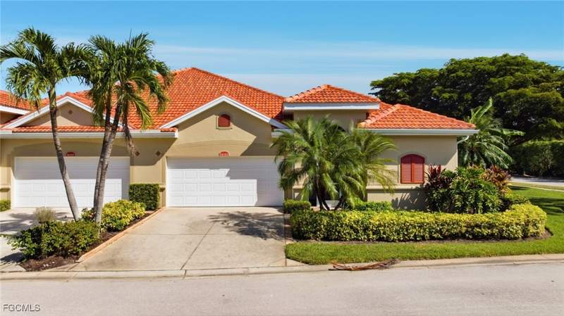3 bedroom Attached at 14143 Bently Cir, Bell Tower Park, Fort Myers — photo 2