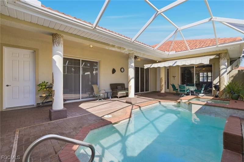 3 bedroom Attached at 14143 Bently Cir, Bell Tower Park, Fort Myers — photo 3