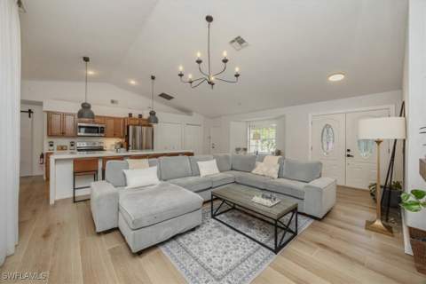 361 9th St NW, Naples FL - photo 8 of 24