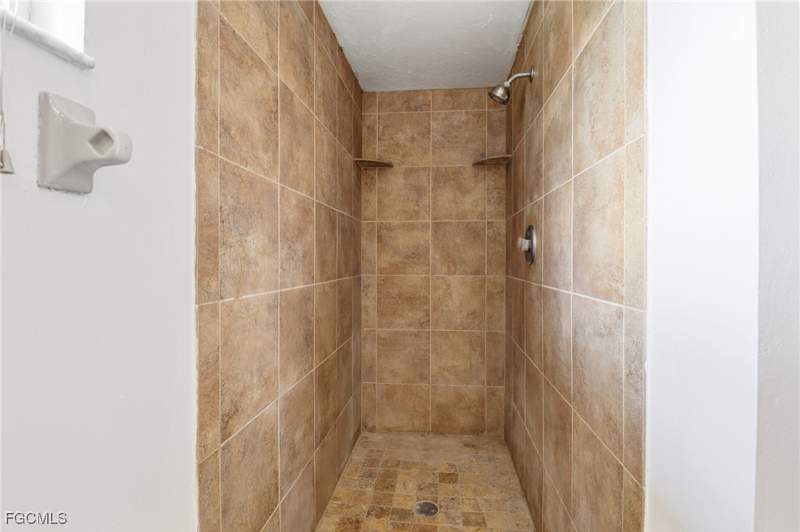 3 bedroom SingleFamilyResidence at 3301 2nd St W, Leisure Acres, Lehigh Acres — photo 3