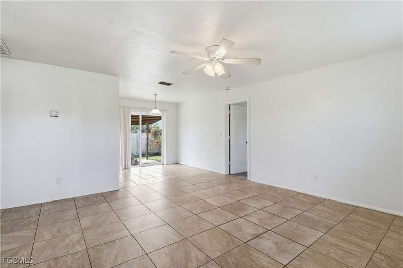 3 bedroom SingleFamilyResidence at 3301 2nd St W, Leisure Acres, Lehigh Acres — photo 4