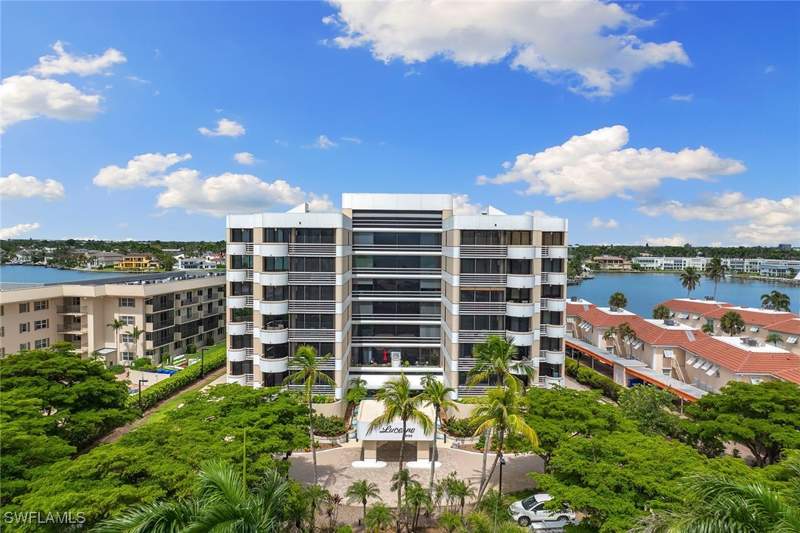 2 bedroom Condominium at 3100 Gulf Shore Blvd N 303, Lucerne, Naples — photo 1