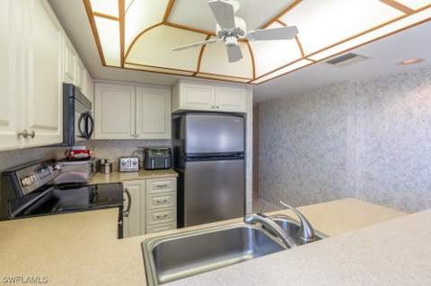 4451 Gulf Shore Blvd N 1005, Naples FL - photo 13 of 48
