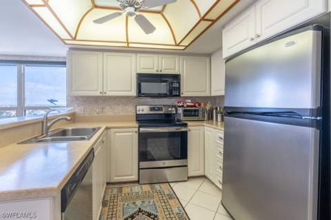 4451 Gulf Shore Blvd N 1005, Naples FL - photo 14 of 48