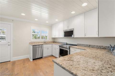 310 14th Ave S 310B, Naples FL - photo 6 of 14