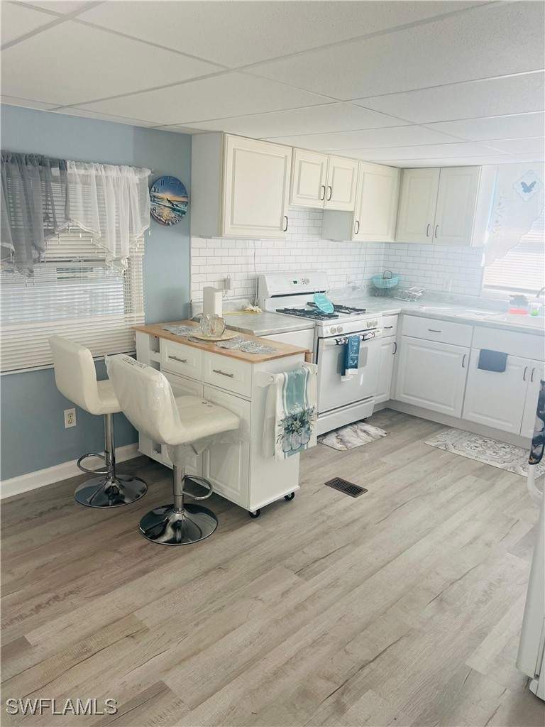 1 bedroom ManufacturedHome at 471 Palm Dr 310, Holiday Manor, Naples — photo 4