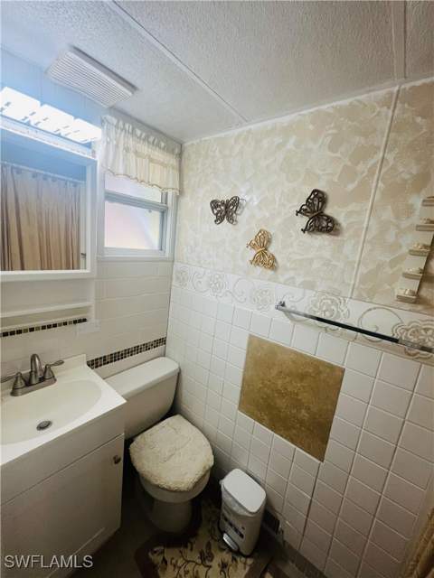 471 Palm Dr 310, Naples FL - photo 9 of 17